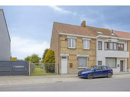 halfopen woning op 858m² te koop te houtem (veurne).