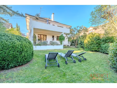 spacieux appartement 5 pièces avec terrasse et grand jardin