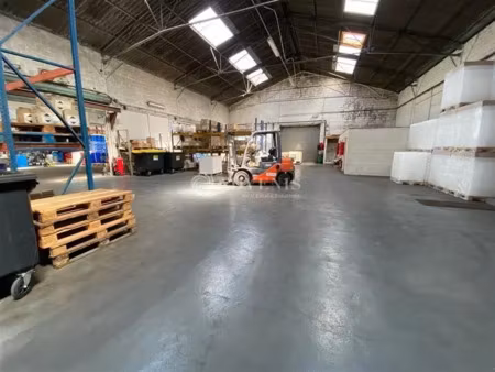 local d'activités a vendre