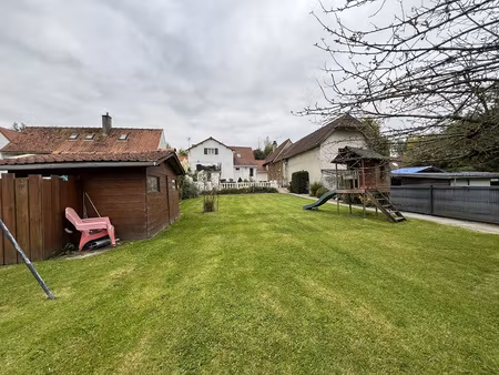 ensemble immobilier d'environ 185m2 avec rendement  situé à