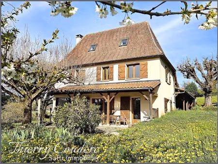 belle périgourdine 5 chambres avec grand terrain.