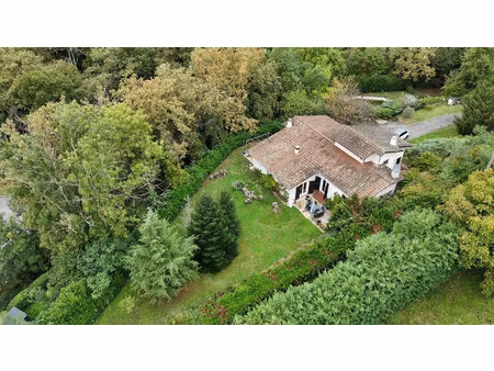 maison familiale 200 m2 au calme à saint-pierre-la-palud