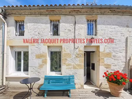 maison de charme rénovée  au calme  terrain en bord de dordogne