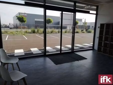 horbourg-wihr – à louer : local professionnel ou commercial de 150 m² avec parki