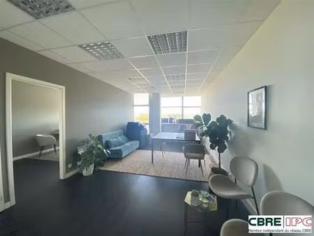 location bureau anglet 45 m²