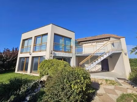 maison de prestige de 240 m2 en vente roussy-le-village  grand est