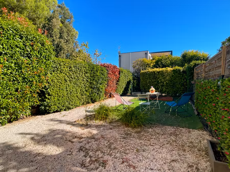 maison avec garage et jardin  3 pièces en duplex.