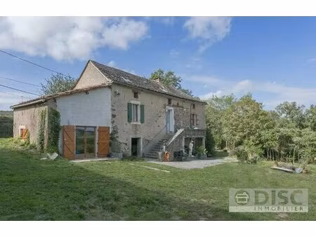 maison avec belles vues  studio indépendant et spacieuse grange