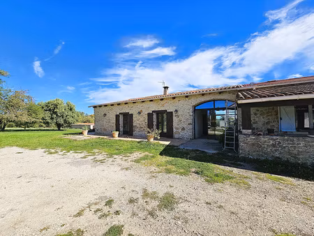 3 habitations piscine 14 hectares avec bois et source situation tres dominante et vue déga