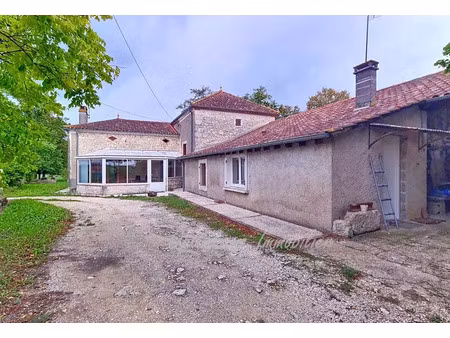 vente ferme 8 pièces 72 m² à cours (47360)  250 000 €