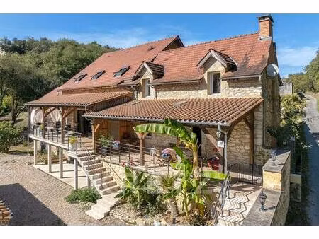 en exclusivité  propriété en pierre de 600 m  2 piscines et 3 ja