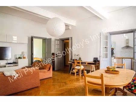 rare à lavaur  grand appartement bourgeois avec ascenseur