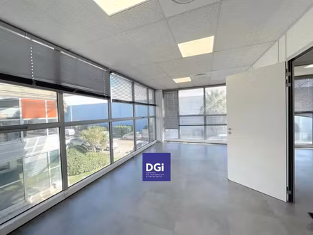 nîmes ville active à louer bureaux aménagés de 101 50 m2