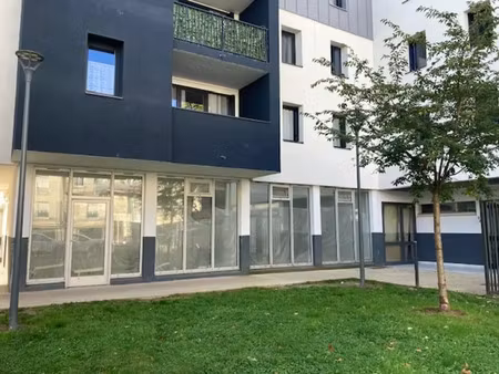 local d'activite a louer