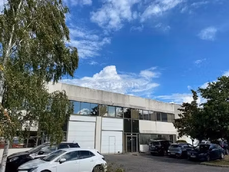 local d'activités a louer