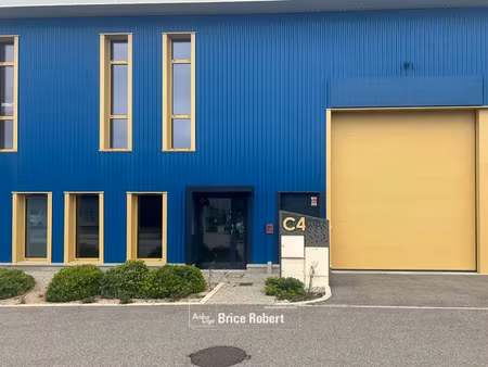 a louer - locaux d'activités avec des places de parking privatives - saint-bonnet-de-mure