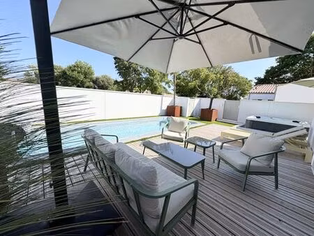 maison de 4 pièces de luxe en vente à mornac-sur-seudre  nouvelle-aquitaine