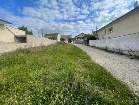 terrain combs la ville 270 m2