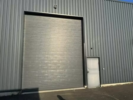 location commerce 186 m² à chambray-lès-tours (37170)