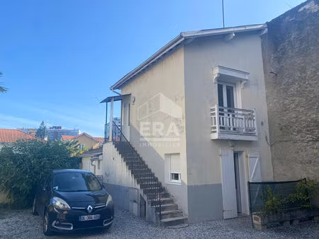 vente immeuble 5 pièces 80m2 pau 64000 - 223600 € - surface privée