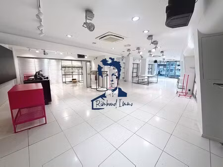 location local commercial