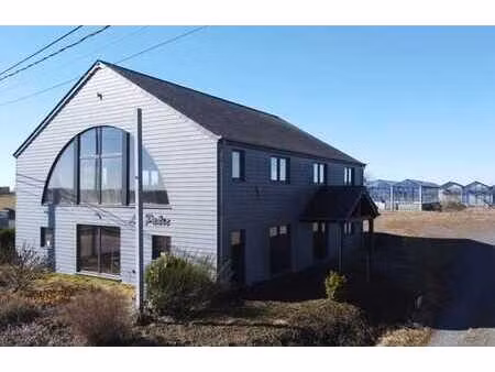 commerce de 330m² et serres de 470m² à malmaison