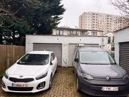 2 garages boxes + entrepôt