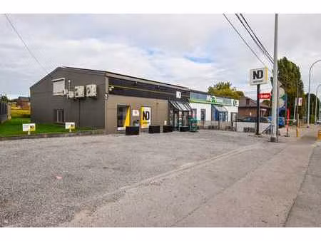 immeuble commercial avec parking