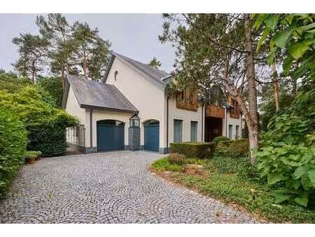 stijlvolle villa in bosrijke omgeving met luxe afwerking ...