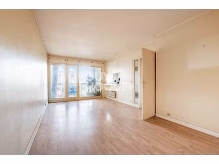 2 pieces avec balcon cave et parking en sous-sol