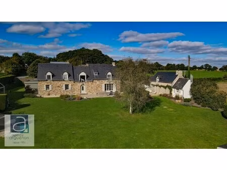 maison de luxe à vendre à jugon-les-lacs