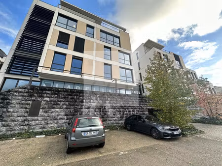 location bureau 845 m² à lyon 4 (69004)