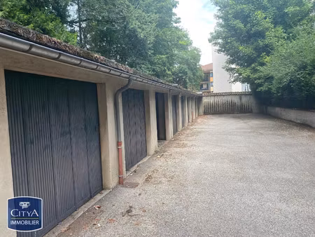 parking à louer 15 m² - bourg-en-bresse (01) - 75€
