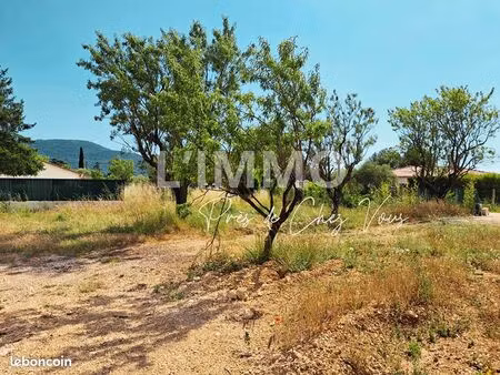 terrain 831 m² gemenos