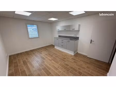 bureaux 18 m² eyguieres