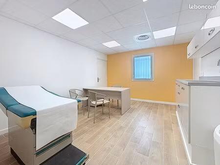 bureaux 18 m² eyguieres