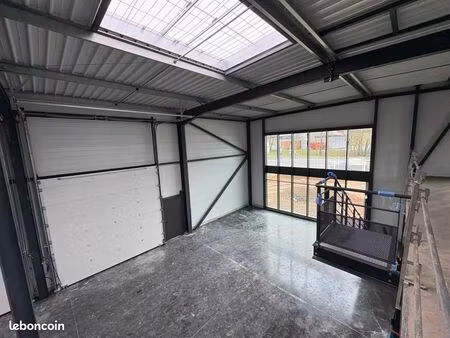 local bureaux 840 m²