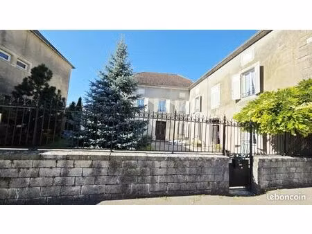maison 8 pièces 270 m²