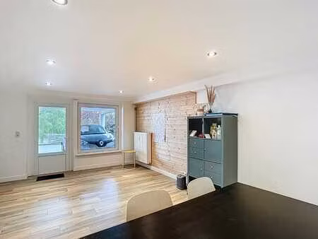 bureau avec salle d'attente en plein cœur de vielsalm