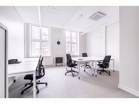 trouvez un espace de bureau à bourges  charles pathé pour 5 personnes où tout est pris en 