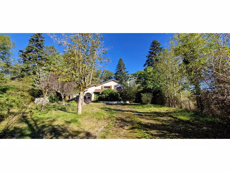 (bozouls) maison familiale au charme colonial