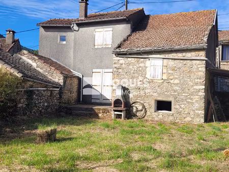 a vendre  st etienne d'albagnan   maison de village avec gar
