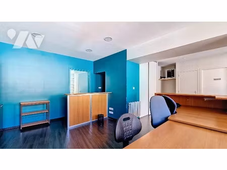 vente locaux professionnels à bressuire (79300)  240 550 €