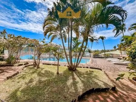 à vendre – studio meublé dans une résidence avec piscine ?  martinique