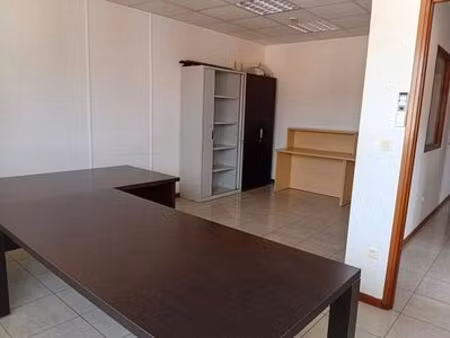a louer plateau bureaux 110 m2 à fdf  martinique