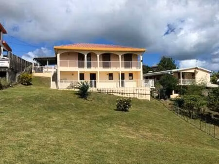 villa professionnel 180 m2 le robert  martinique