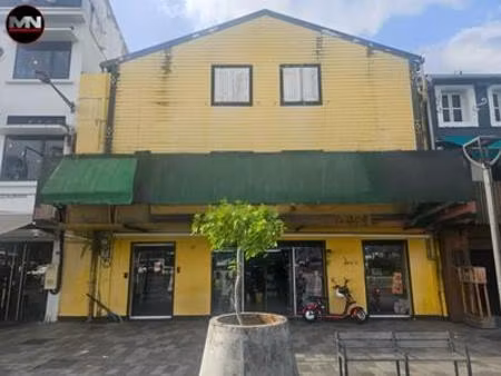 a louer local de 250 m2 bord de mer - fdf  martinique