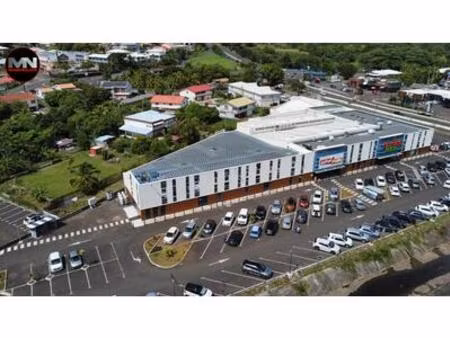 a louer local commercial de 191m2 - centre commercial creoli  martinique