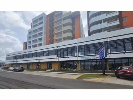 beau local commercial de 188m² neuf  martinique