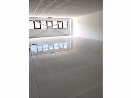 local neuf 73m²  guadeloupe